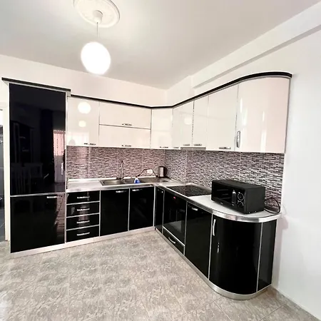 Apartment Monochrome By Adriatic Living Durrës